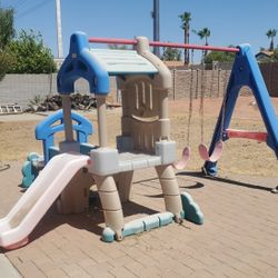 Little Tikes Swingset And Climbing Gym 