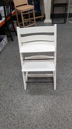 Tripp Trapp Chair from Stokke, White - Adjustable, Convertible Chair for Toddlers, Children & Adults - Convenient, Comfortable & Ergonomic
