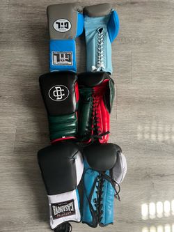 Boxing gloves authentic