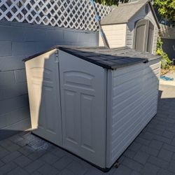 Rubbermaid Shed