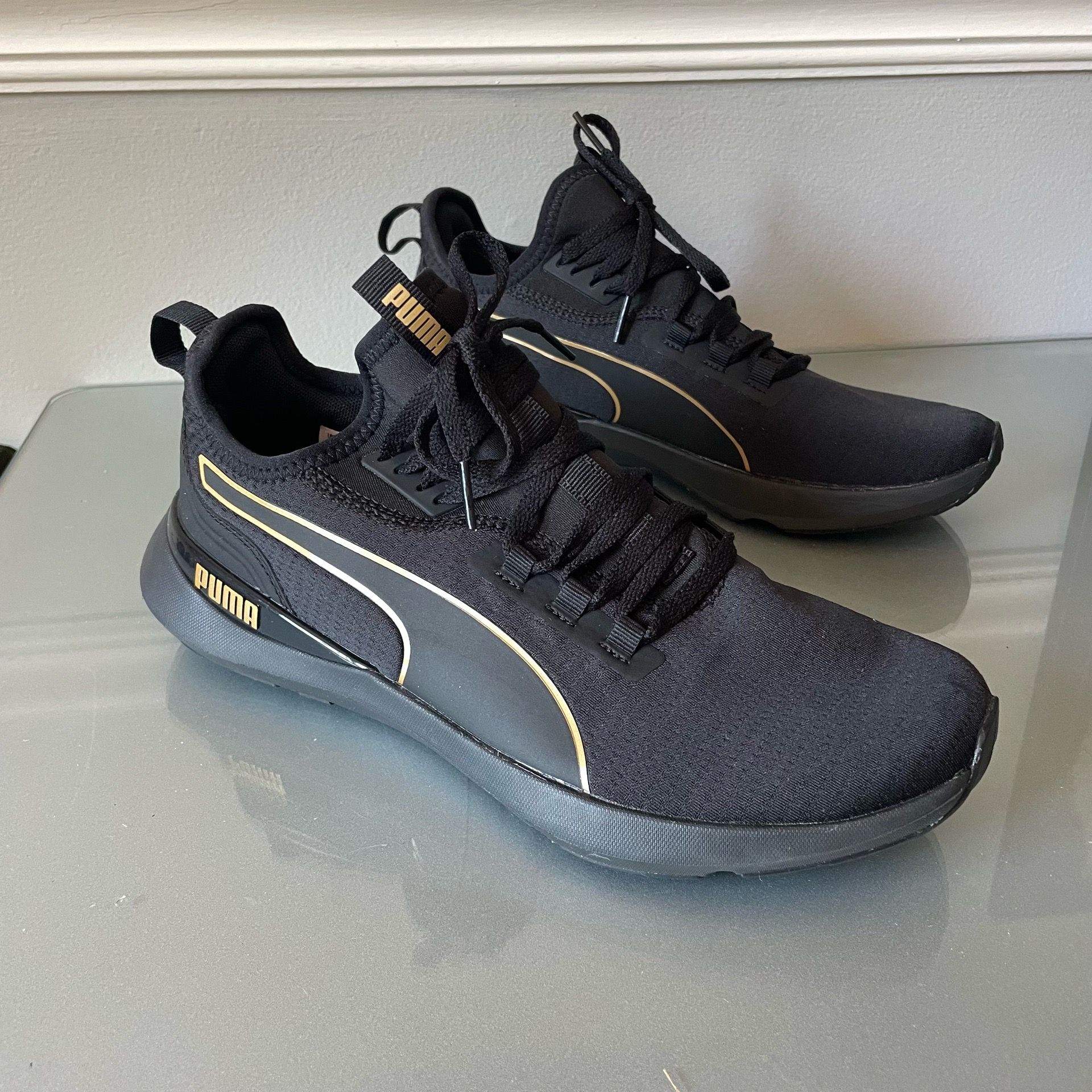 Puma Women’s 8.5 Black Gold Running Shoes Sneakers