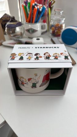 Starbucks x peanuts snoopy mug