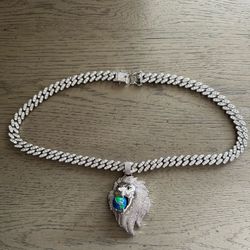 Lion Head Medallion  with Chain And Watch With Crystals For well 