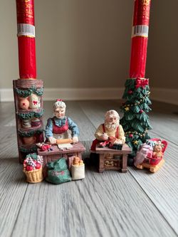 Vintage Santa And Mrs. Claus Christmas Resin Candle Holder Set