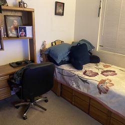 Bedroom Set For Sale!! $275 Twin Size Bed 