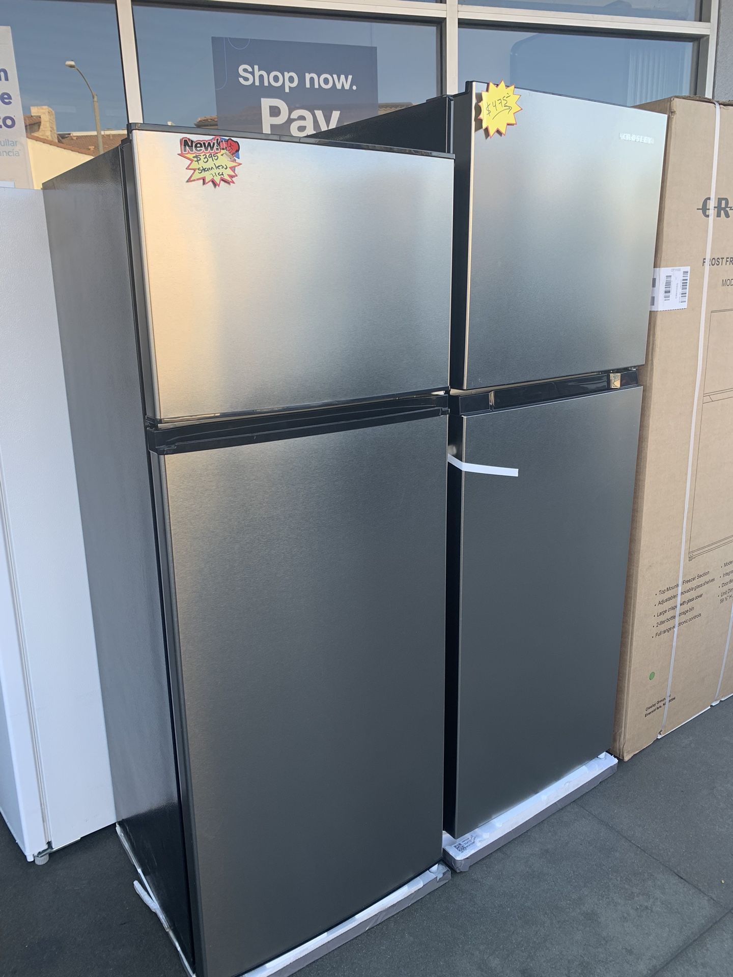 Refrigerators Great For Compact Unit!