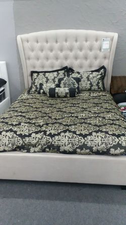 Queen Platform Bedframe