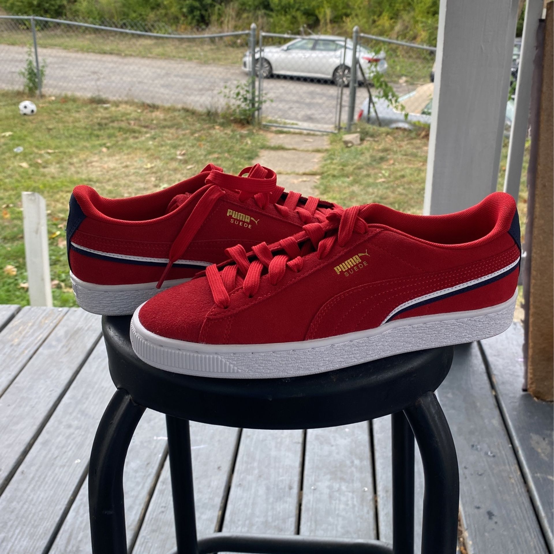 Lady’s PUMA size 6 1/2