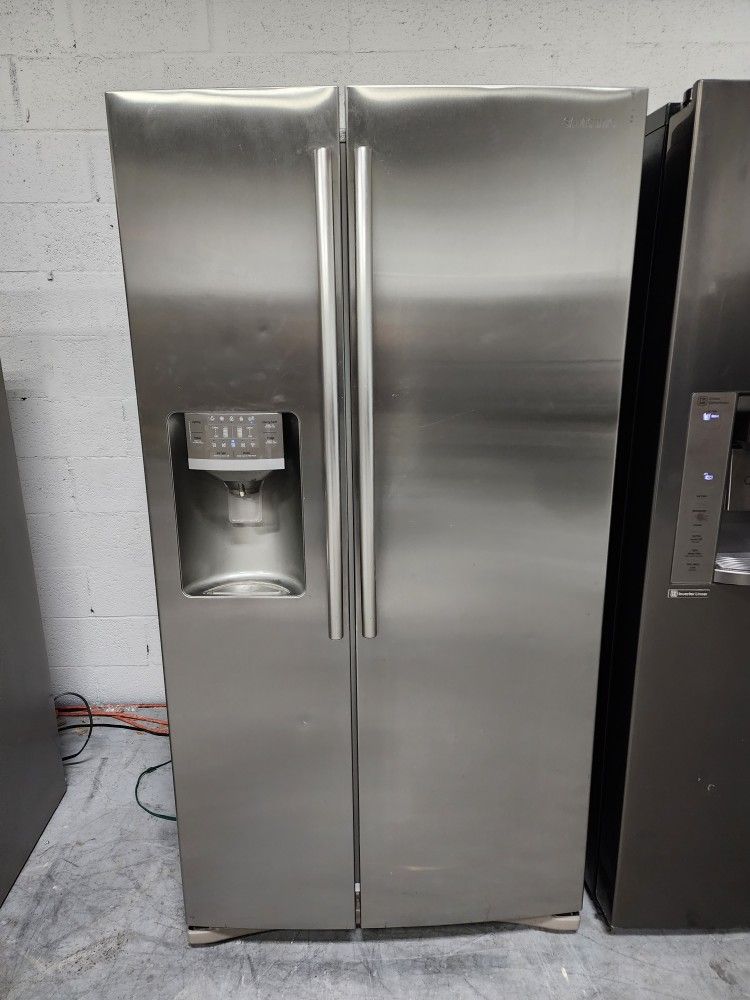 Samsung Refrigerator Nevera Fridge Nice Conditions 36"wide for Sale in
