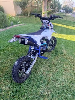 110cc 4 stroke fully automatic electric start dirt bike (GAS )