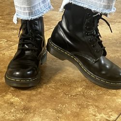 DR.MARTINS Boots Women’s Size 7