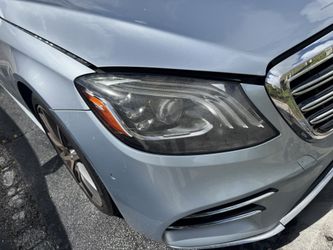 Headlight Cleaning/Restoration Service