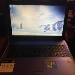 Selling HP lap top 