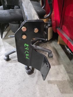 2024 CR-V  hitch with Bolts