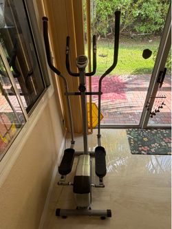 Sunny Health & Fitness Elliptical Machine