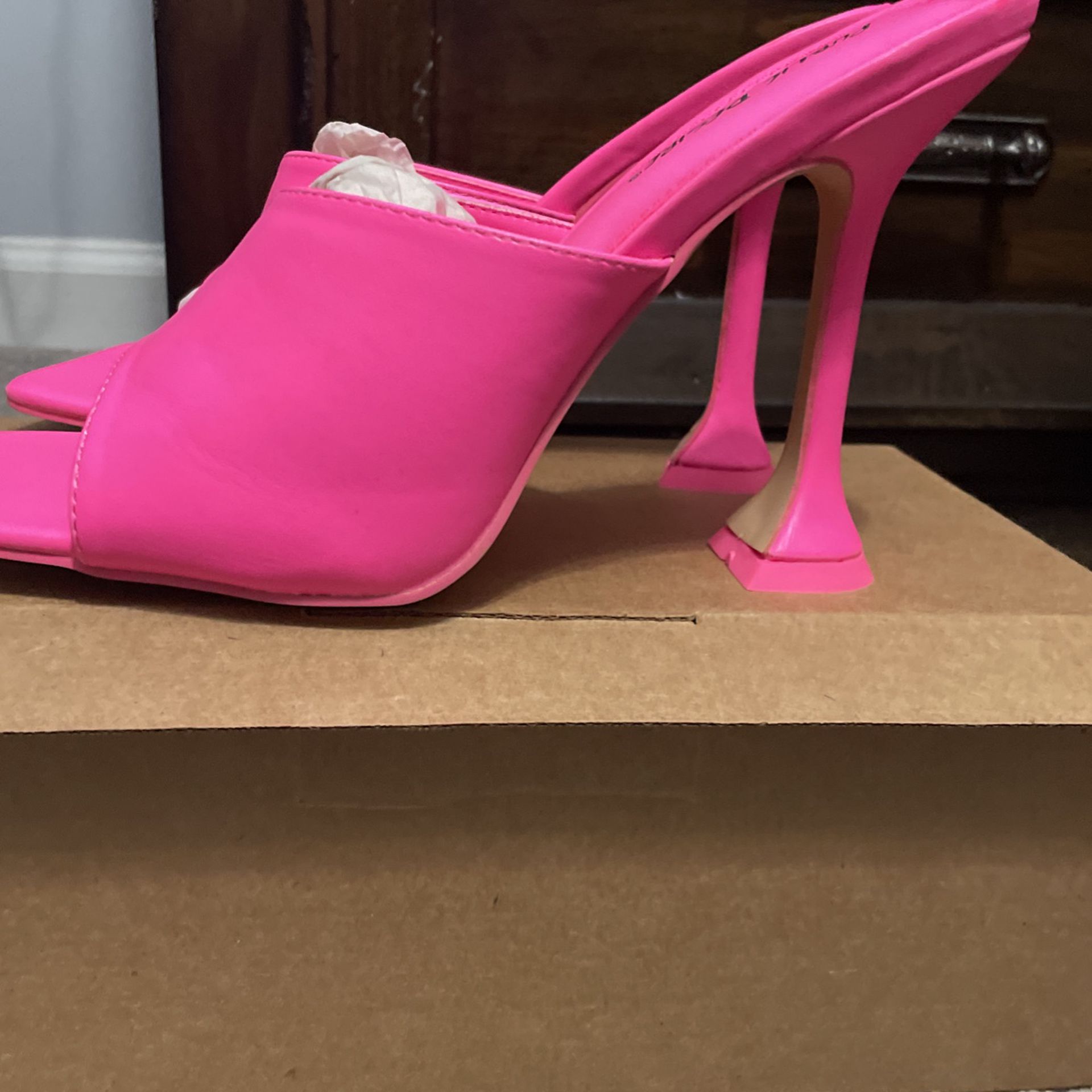 Hot Pink Mule Heels, Size 8w