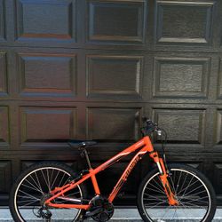 Specialized Hotrock Mountain Kids Bike 24”