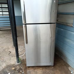 GE Fridge Ice Maker 