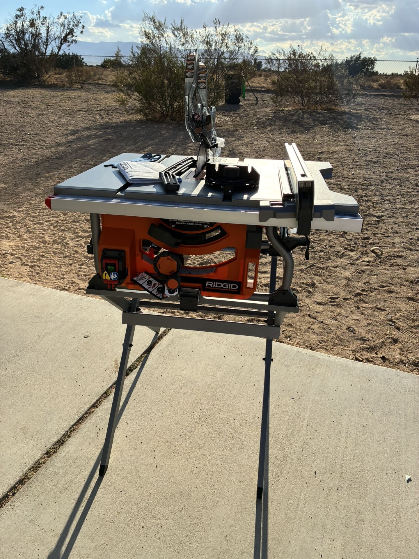 Ridgid Table Saw-10 Inch Corded w/stand