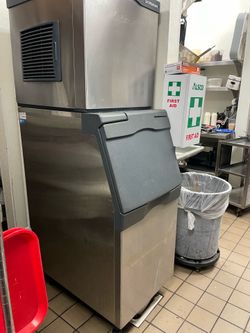 Ice  bin