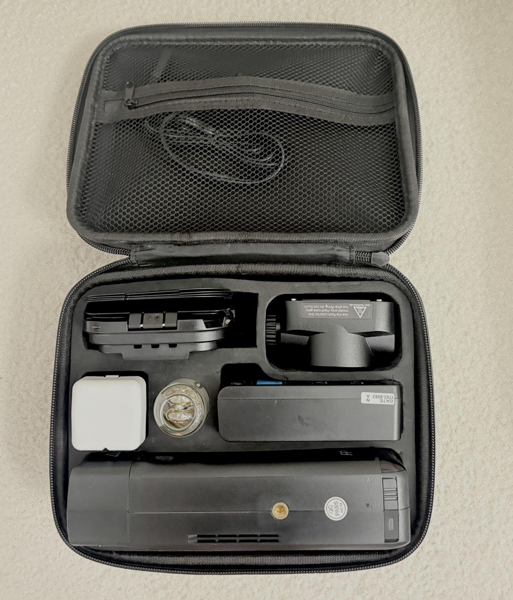 GODOX AD200 FlashStrobe