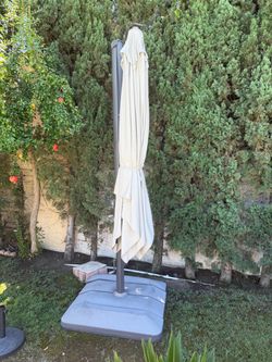 Outdoor Patio Umbrella with Base