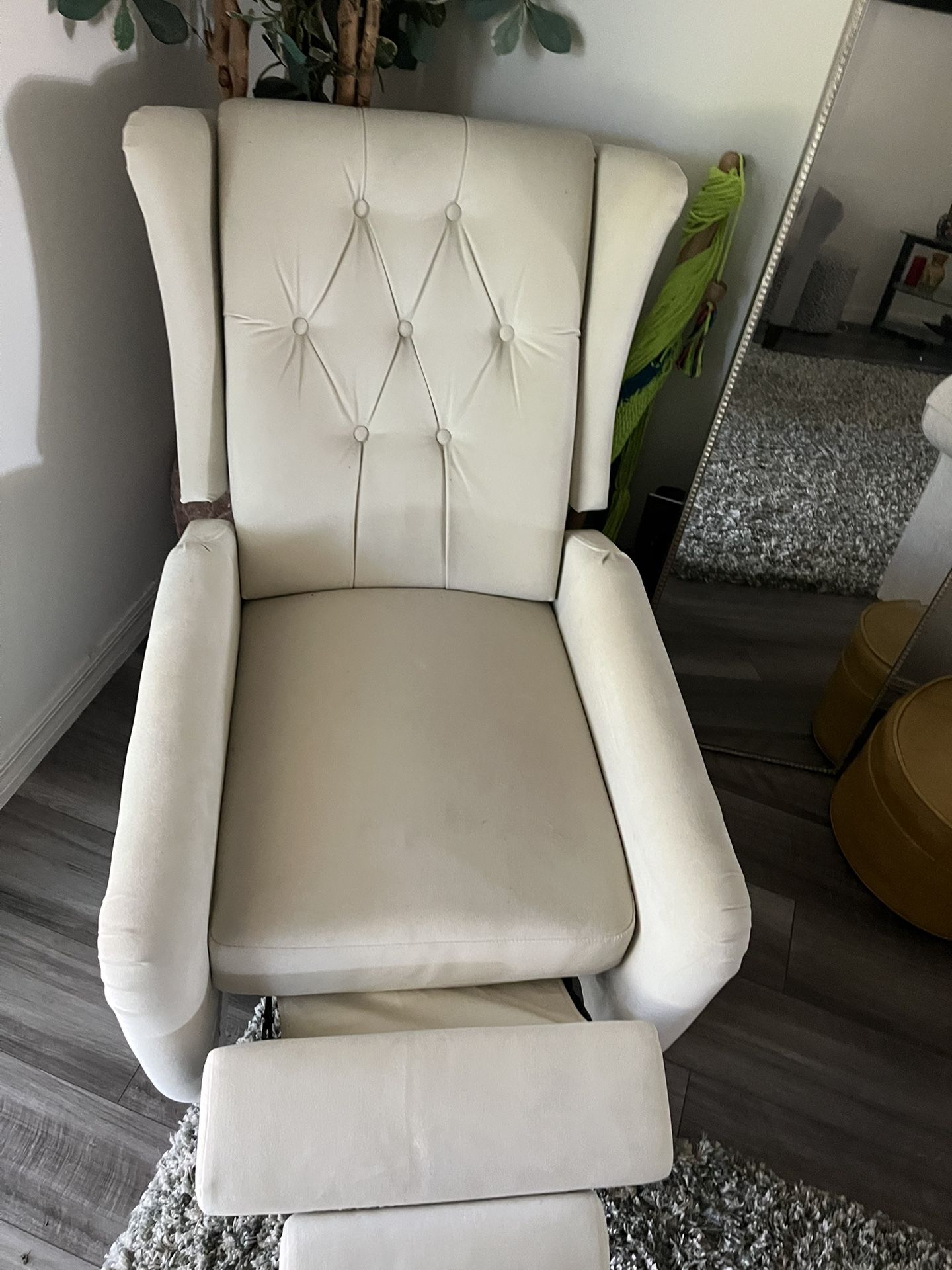 Beige recliner classic