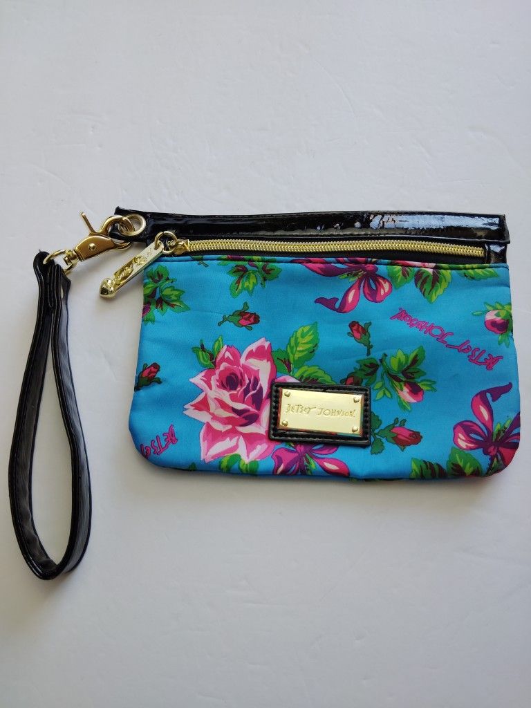Betsey Johnson Wristlet Faux Patent Leather Pink Roses on Turquoise