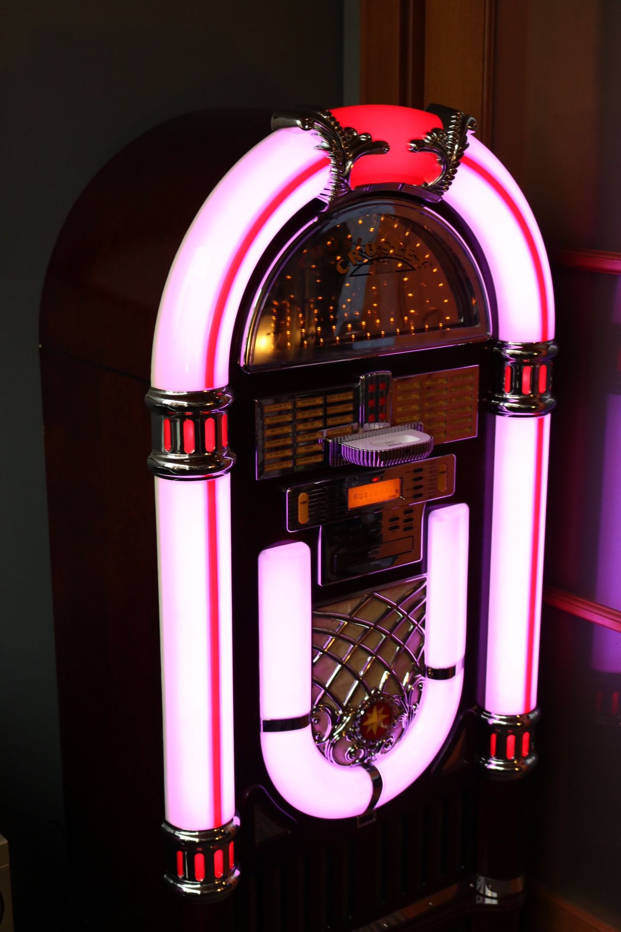 Crosley CR12-2 iJuke Deluxe Jukebox