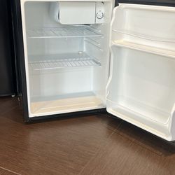 Mini Refrigerator 