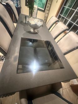 Dining table by Michael amini beautiful table with 8 chairs
