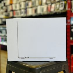 MacBook Air M3 Chip 13 Inch