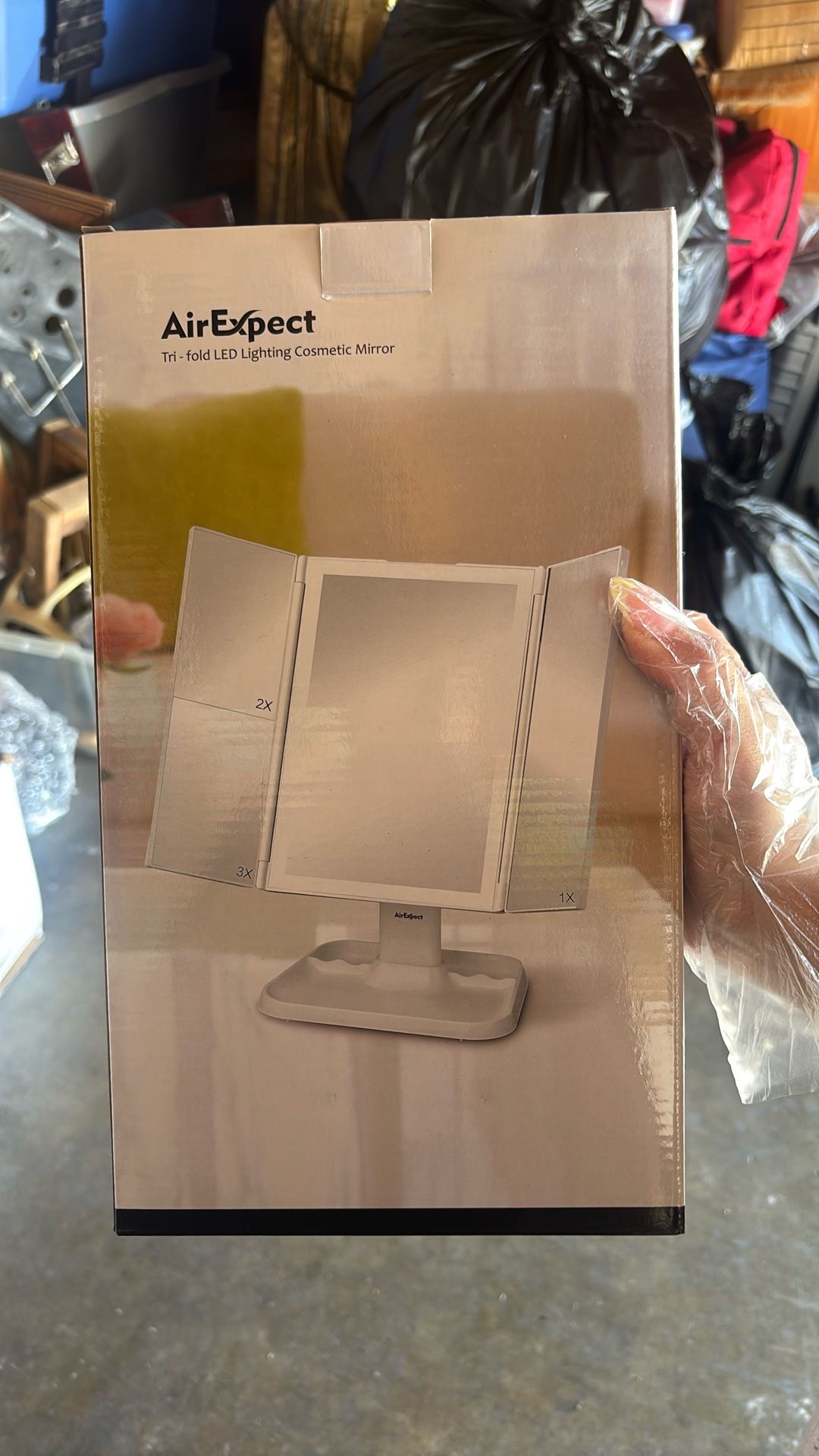 Tri-Fold LED Lighting Cosmetic Mirror