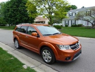 Dodge Journey SUV in clean title