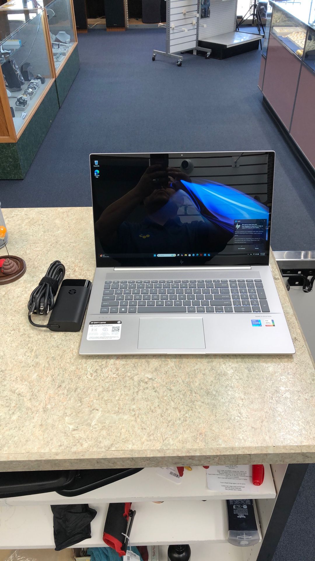 HP Envy 17-CW0023DX 17” FHD Touchscreen Laptop Windows 11 - 16 GB RAM - 1 TB SSD - Intel i7-13700H 13th Gen 