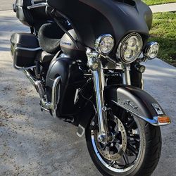 2018 Harley Davidson Limited Low