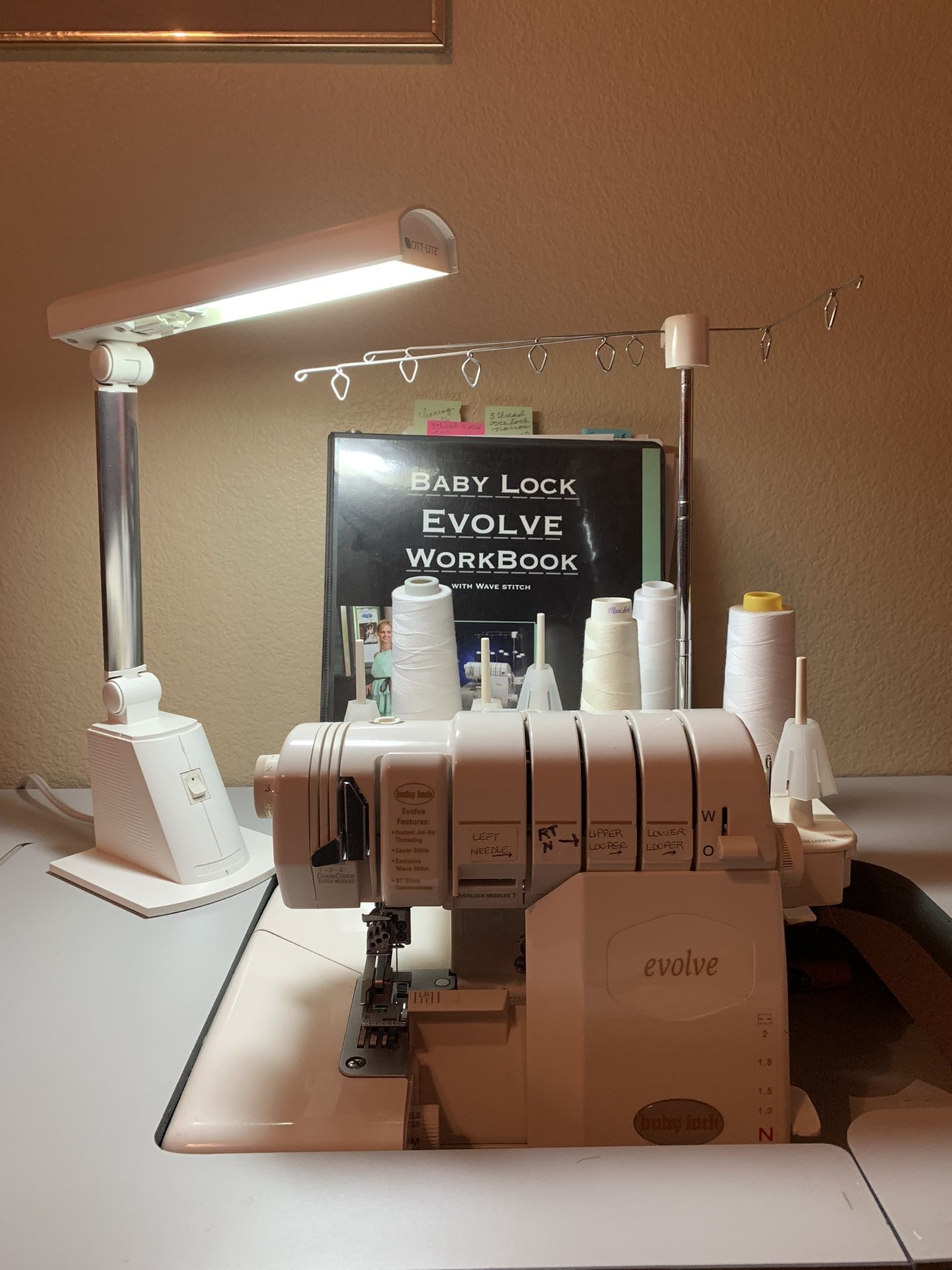 Baby Lock Evolve Serger for Sale in Corona, CA OfferUp