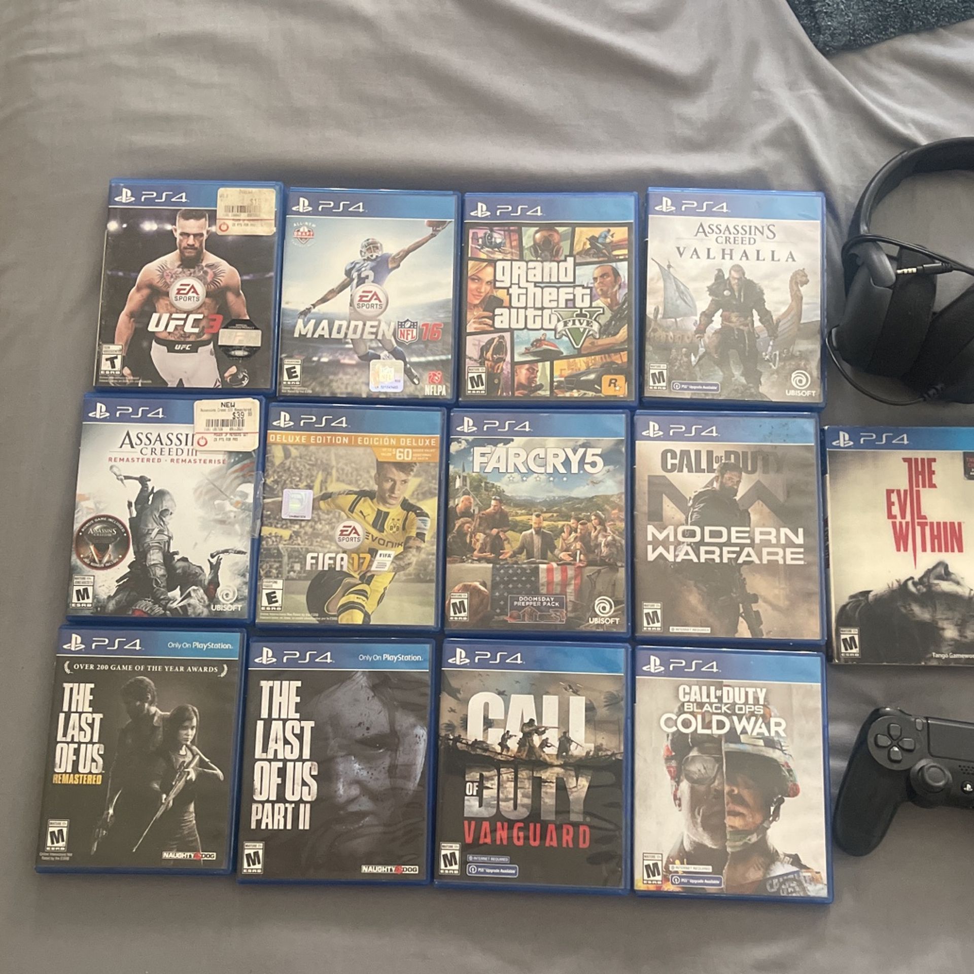 PS4 Games And Control PS4 Headphones