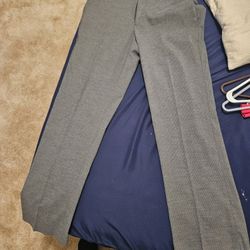 New Pair Of Structure 32x32 Grey slacks