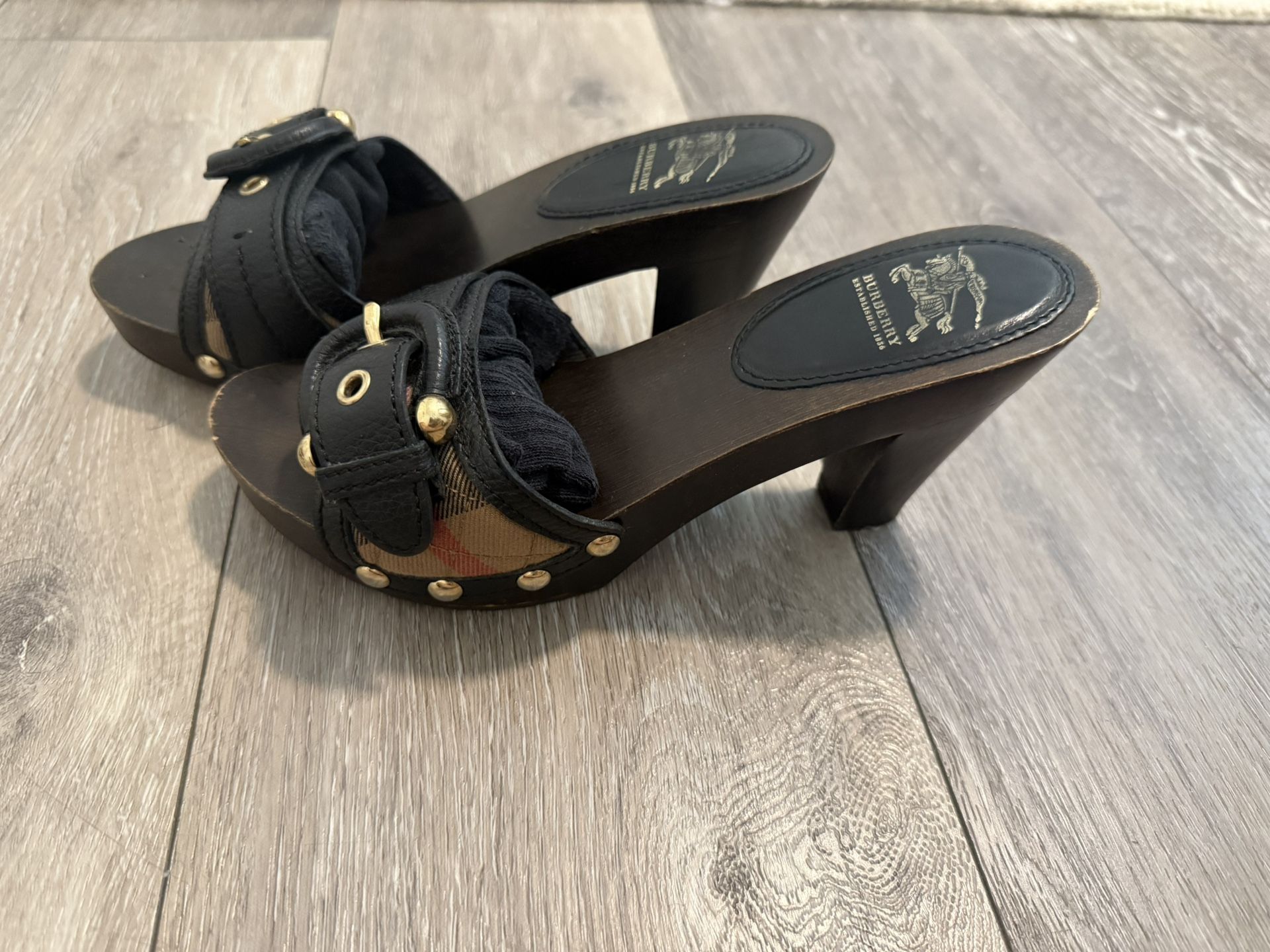 Burberry Check Leather Buckle Heels Size 36