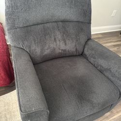 Comfortable Gray Recliner Chair – Great Condition