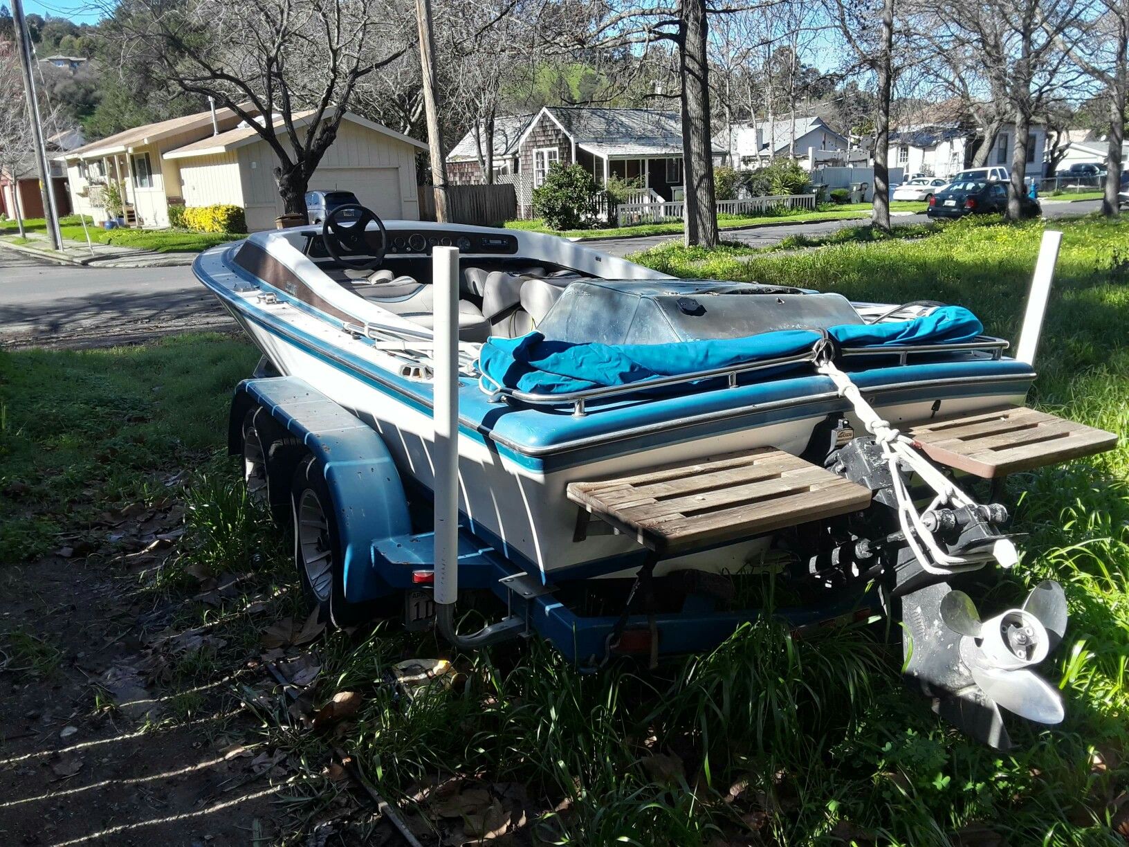 Ski boat