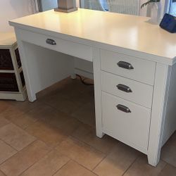 Office Desk With 4 Drawers