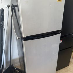Magic Chef Refrigerator