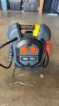 Black & Decker 300A Portable Jump Starter