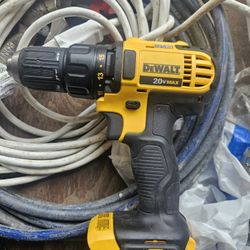 Dewalt 20v MAX Drill