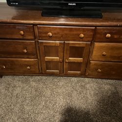 1997 Micheal Howard 7 Drawer Dresser And Nightstand Set