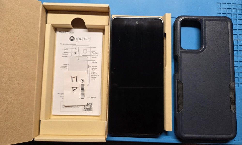 Motorola Moto G 5G 2024 w/ Box Unlocked - Near Mint Condition w/ Case
