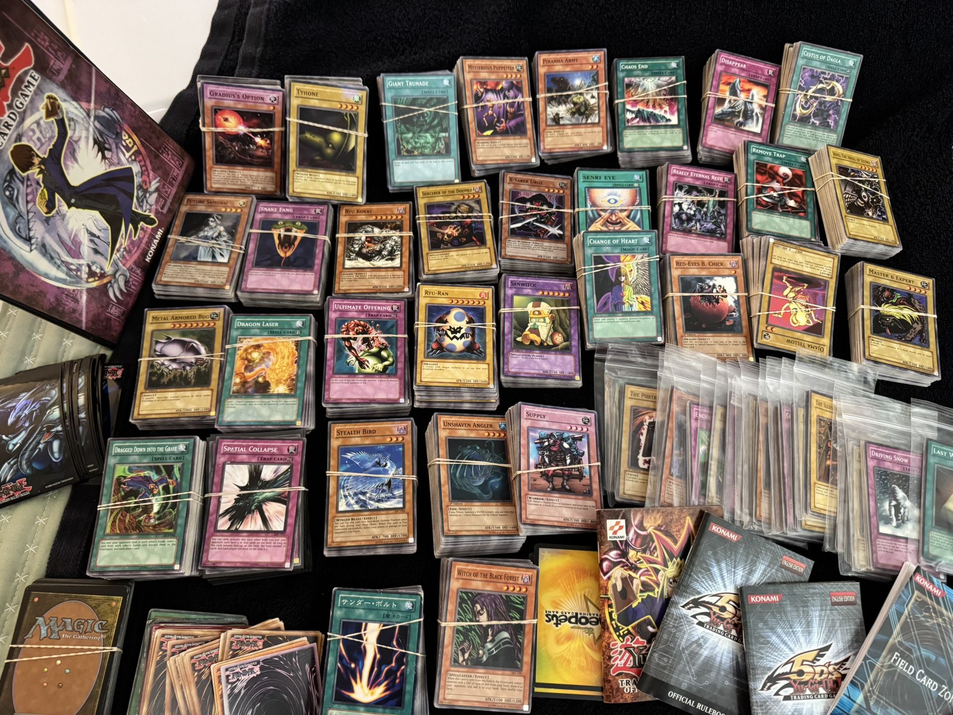 KONAMI Vintage 1996 Over 2000 Yu-GI-Oh! Cards 