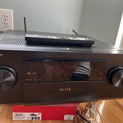 pioneer Elite Sc 91 Stereo Receiver, With Classic Bose 301 Speakers In Excellent Condition On Both. A Great Deal.